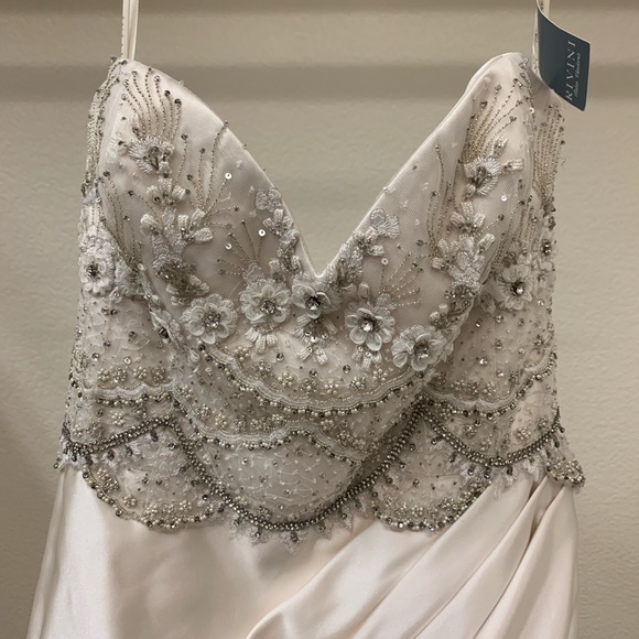 Rivini wedding dress size 6 NWT - Picture 3 of 7
